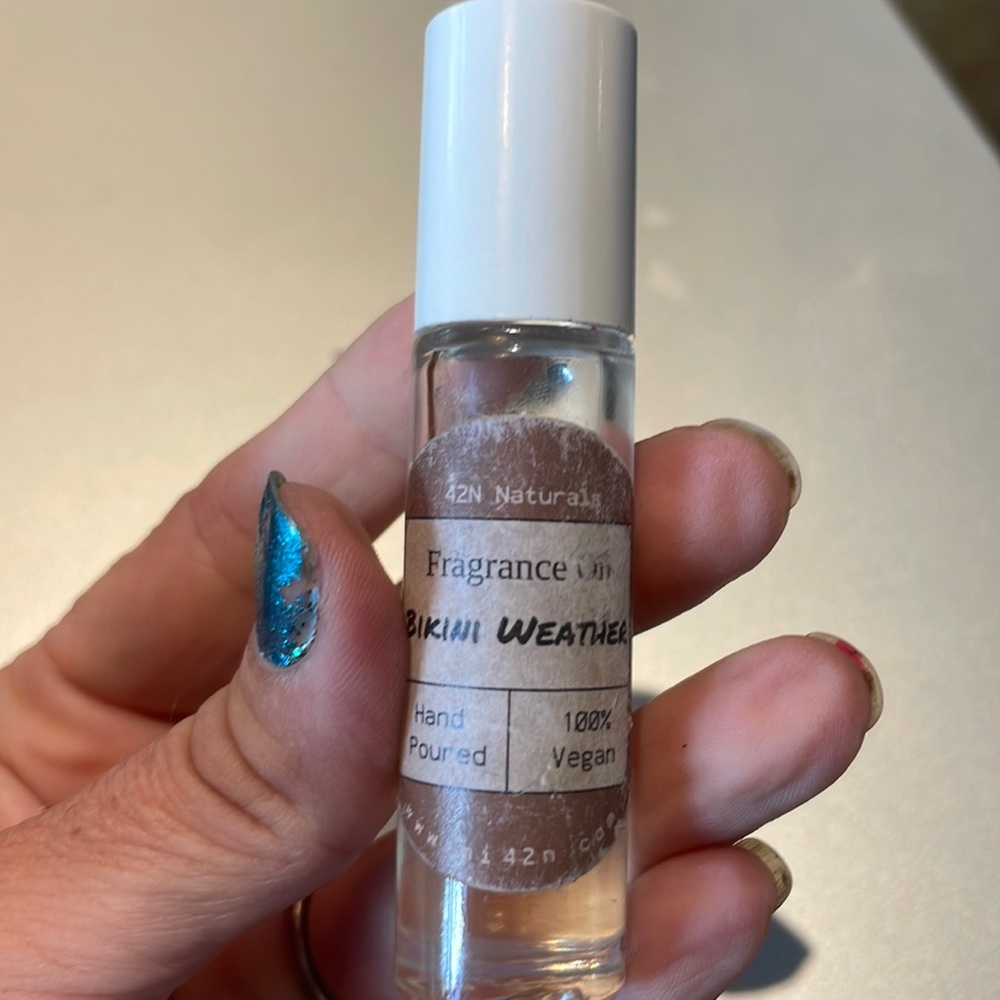 Fragrance: smells like “Kai”